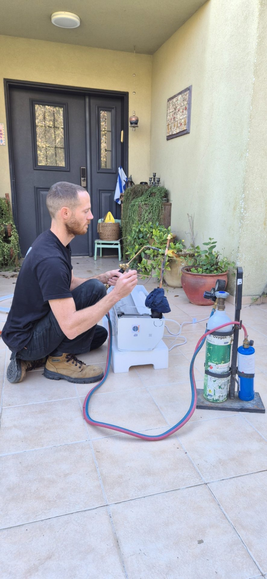 Screenshot_20251217_205304_Gallery - Eden Inbar